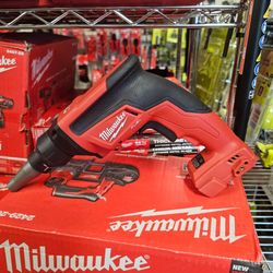 Milwaukee
M18 FUEL 18V Lithium-Ion Brushless Cordless Drywall Screw Gun (Tool-Only)