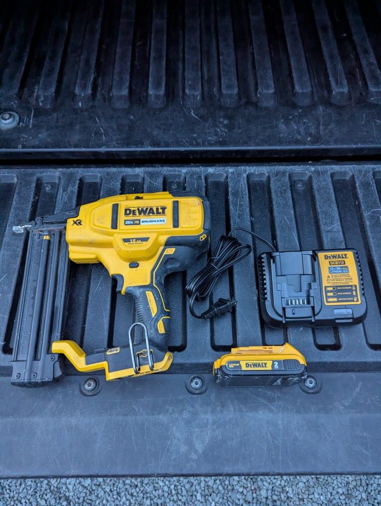 DeWalt Brad Nailer Kit