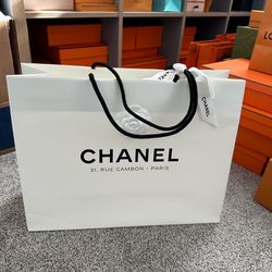 Shopping bag, pls see size , good condition