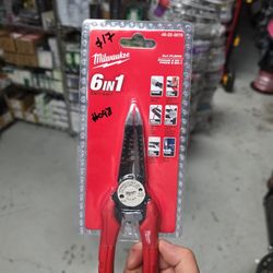 Milwaukee
7.75 in. Combination Electricians 6-in-1 Wire Stripper/Cutter Pliers