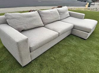 HD Buttercup Sectional with Chaise – Light Gray