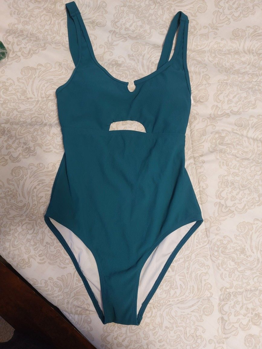 New Beautiful Bathing Suit Size SMALL. See Photos. Cash Pickup Only