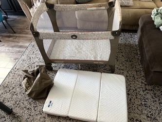 GRACO PLAYPEN