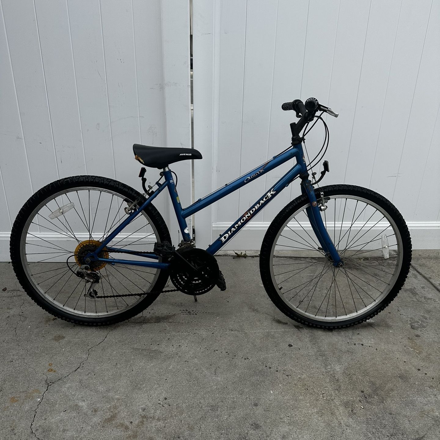 DiamondBack Outlook 26” Mountain Bike for Sale in La Mirada, CA
