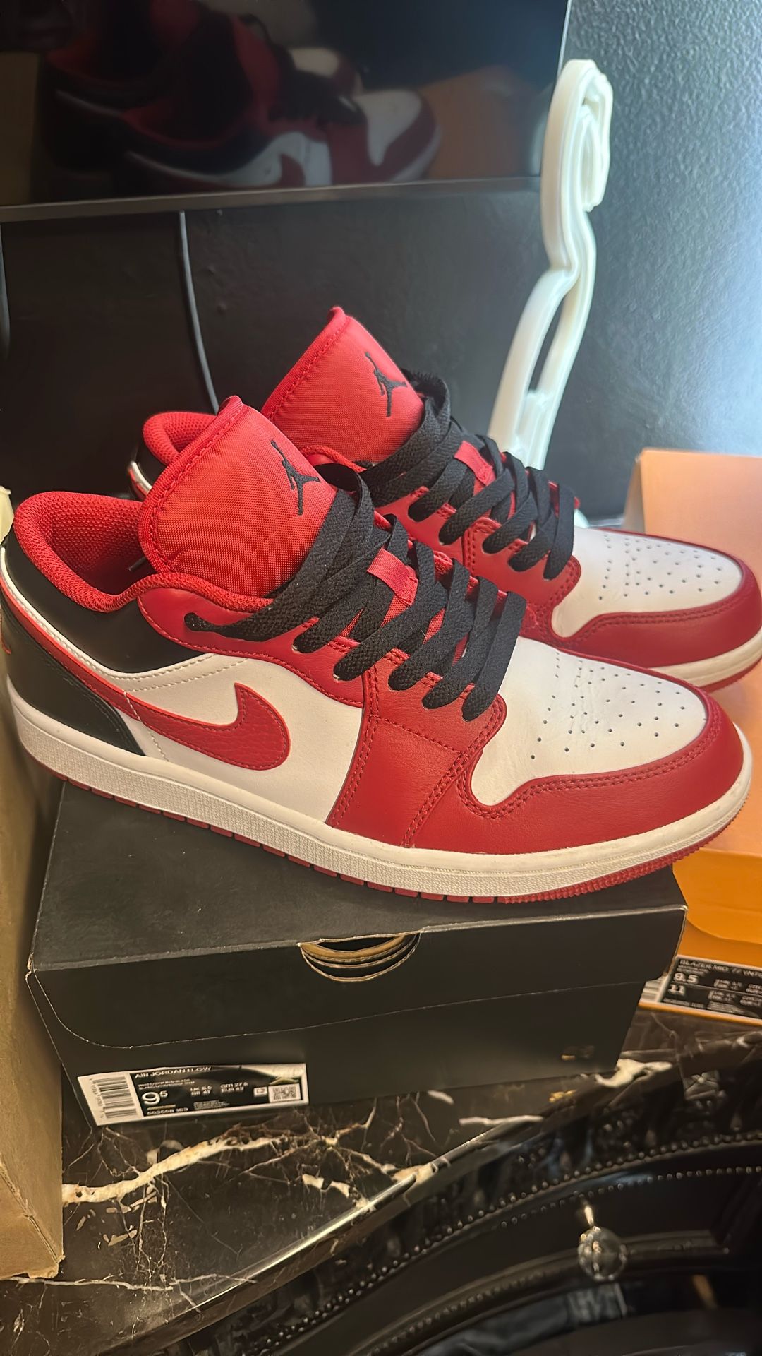 Jordan 1 Low 9.5