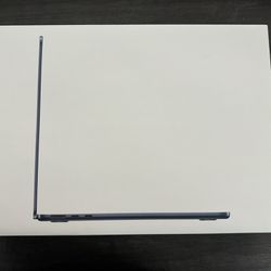 Apple MacBook Air M2 With Apple Care 