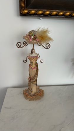 Vintage doll jewelry holder