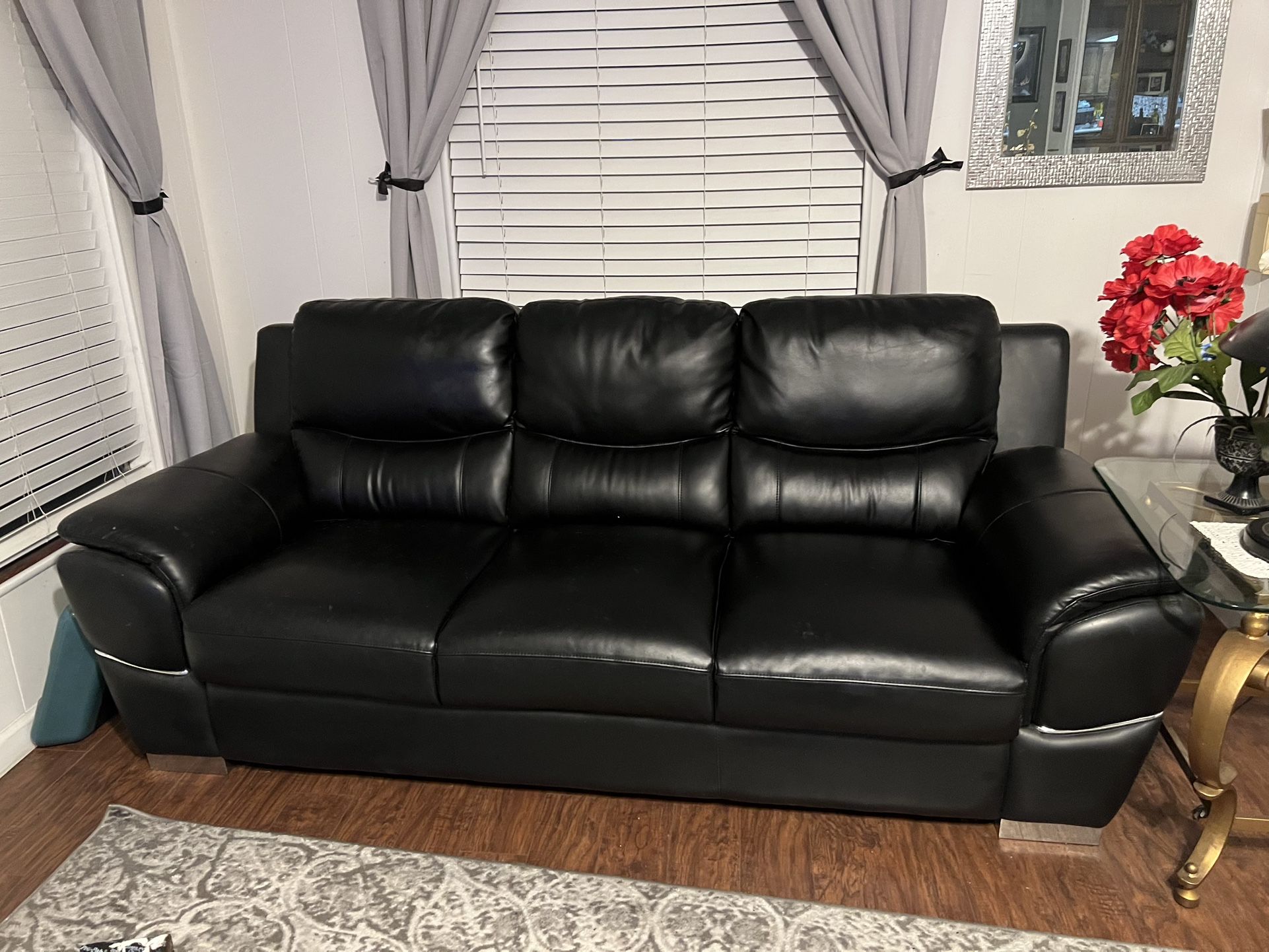 7 Foot Black Leather Loveseat Couch