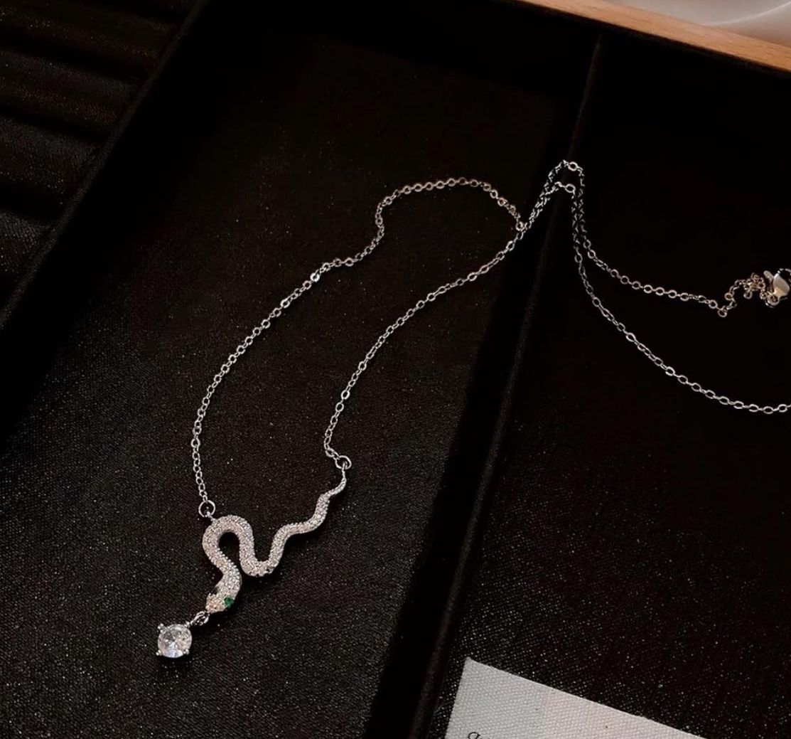 0.5CT Moissanite Snake Pendant - 18k gold plated