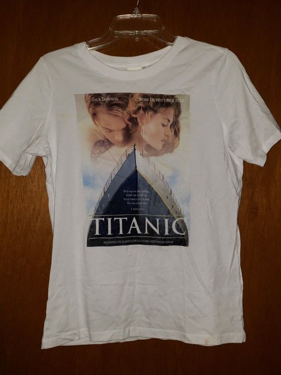 Titanic T-shirt H&M size small
