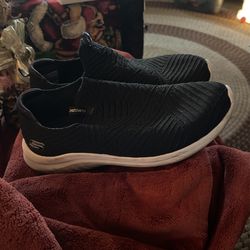 Sketchers Size 9 Very Good Condition