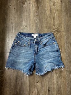 Medium wash shorts