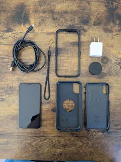 iPhone x 64 gb unlocked with all accessories