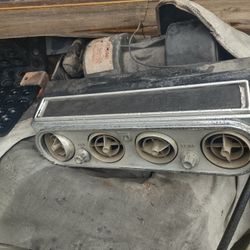 A/C Unit And Compressor Sold As Is No WARRENTY Must Pick Up In West Covina CA.