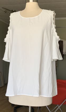 XL cold Shoulder Top White Lace