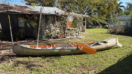 Grumman 17’ Aluminum Sailing Canoe W/Manual & 2 Paddles