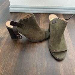 Rockport Olive Green Suede Block Heel Studded Sandal Size 7.5