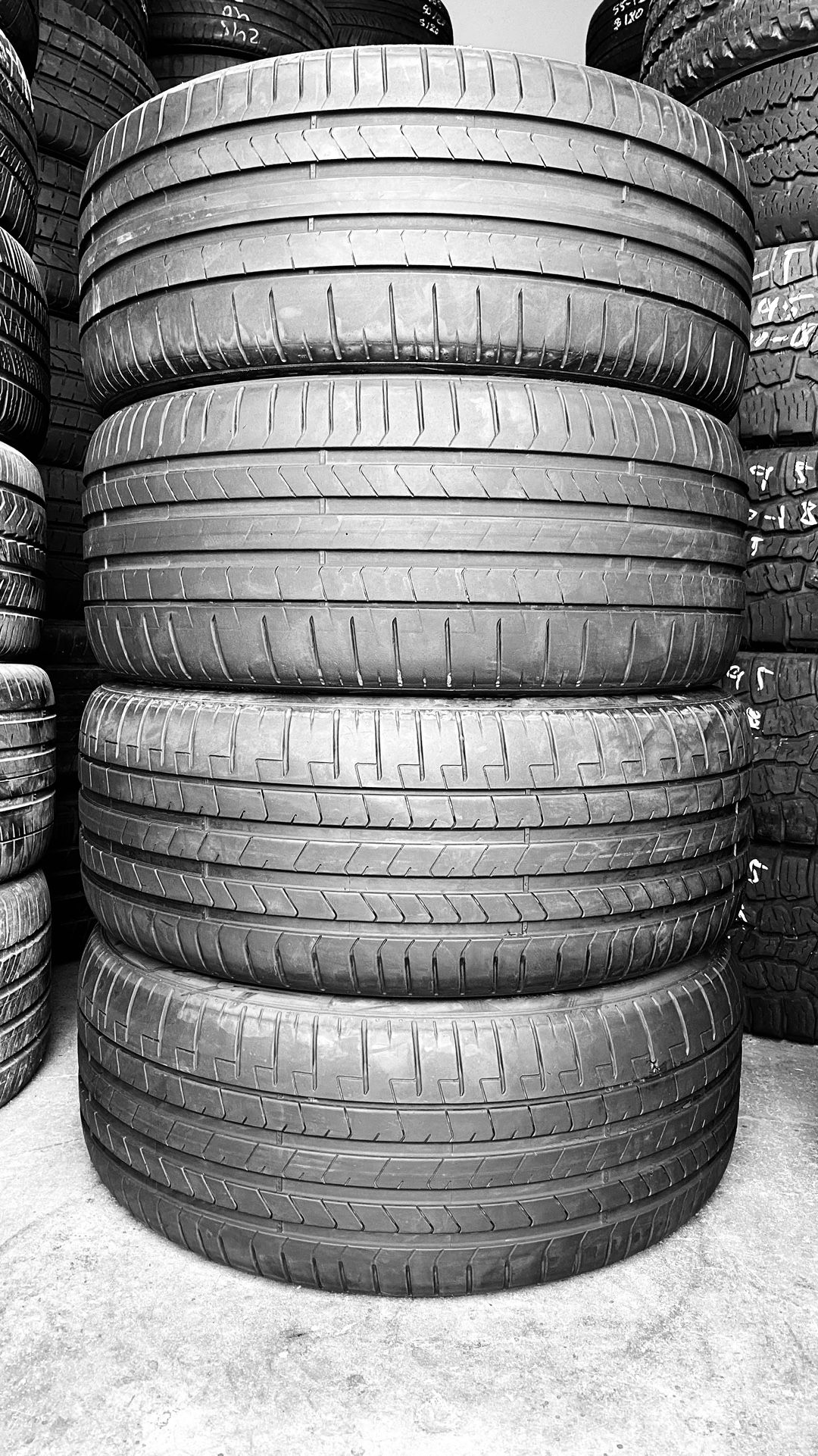 255/35/21 & 255/40/21 Pirelli Pzero Tires 