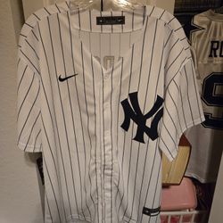 Ny YANKEES AARON JUDGE JERSEY L,XL AND 2XL 