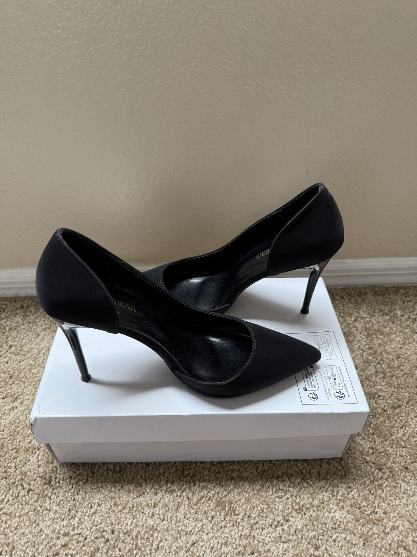 Black stiletto Heels