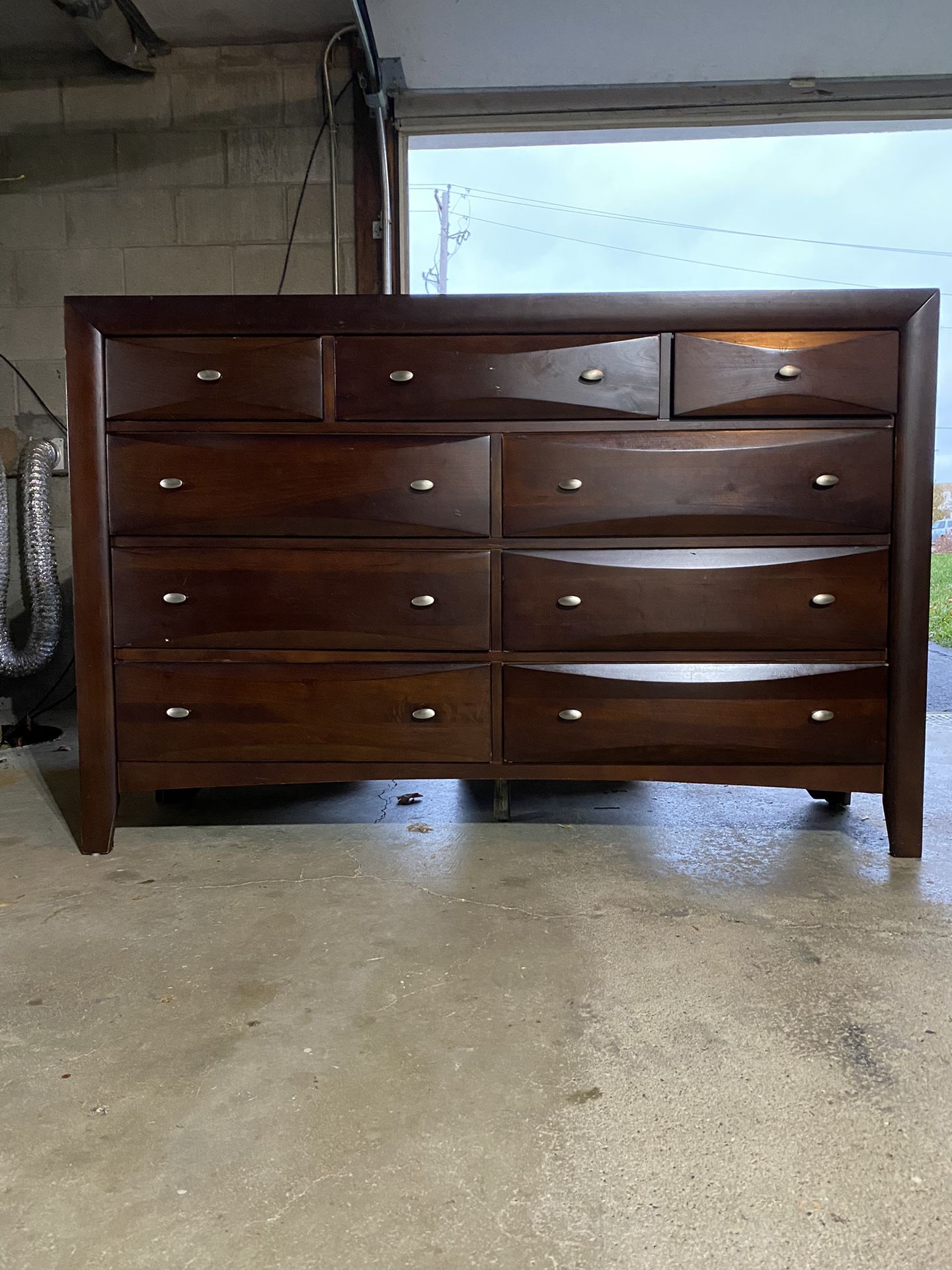 Dresser , Queen Box, Mirror