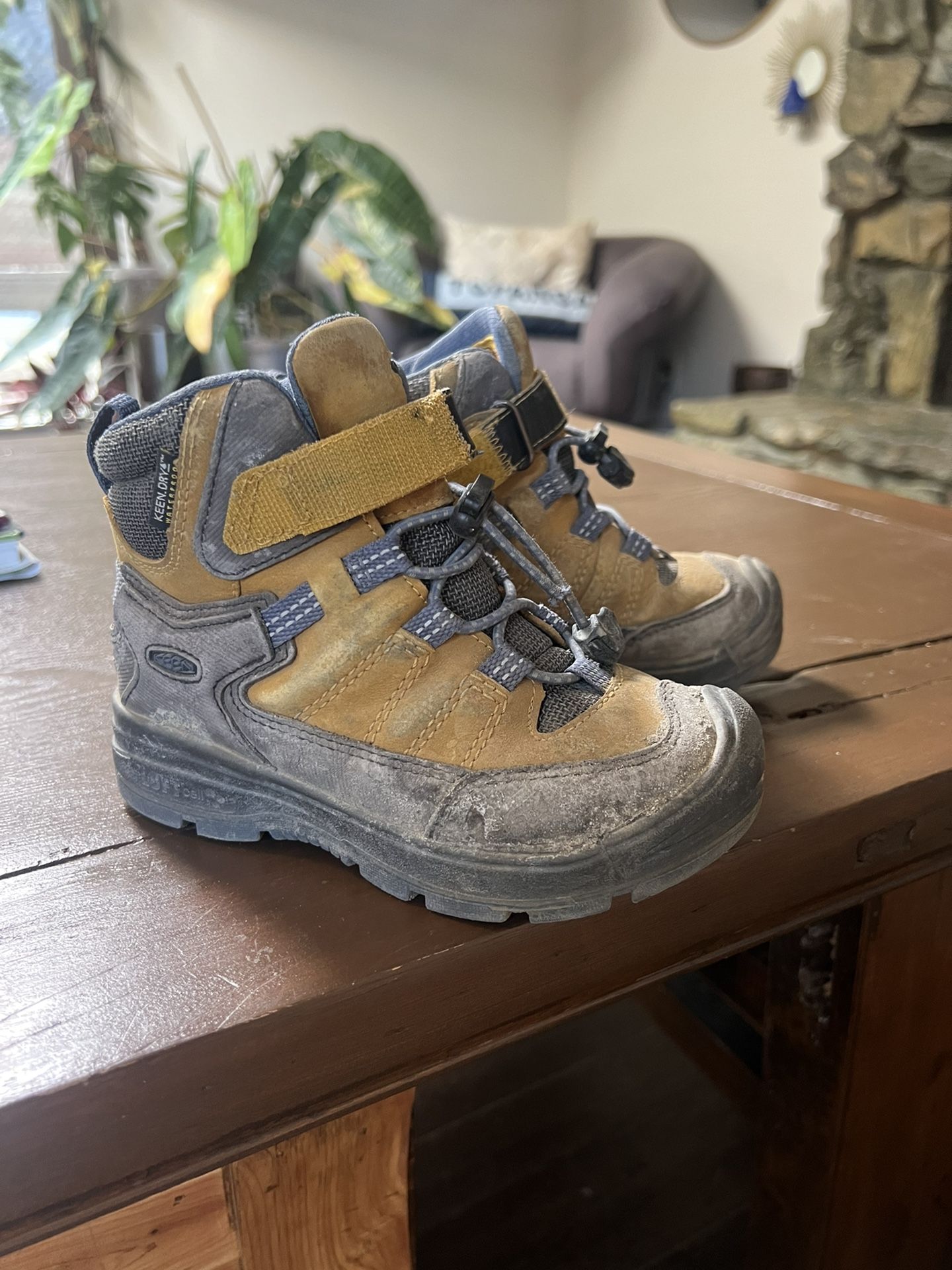 Kids Keen Hiking Boots 