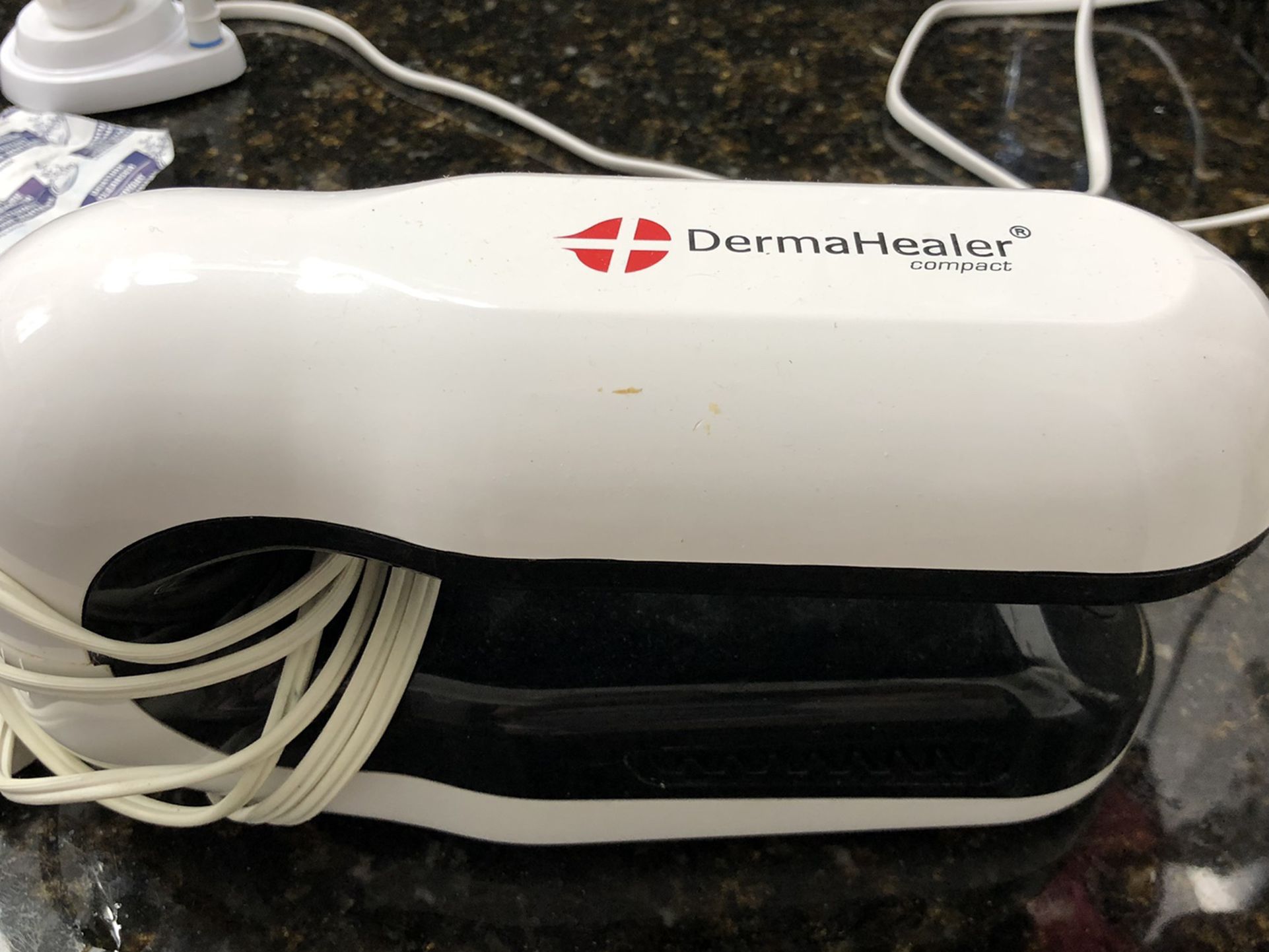 DermaHealer Compact UVB Light Therapy Lamp