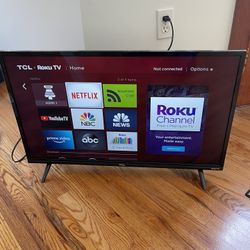 32in TCL Roku TV 