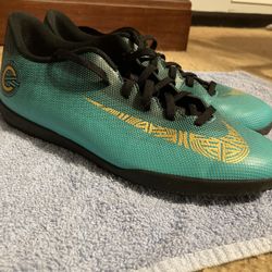 Nike Mercurial CR7 Soccer Indoor/Turf Shoes Size 7 PLEASE READ DESCRIPTION 
