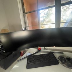 SAMSUNG 49” CURVED MONITOR