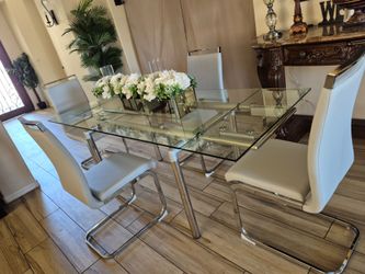 Beautiful Set Table With 4 Chairs