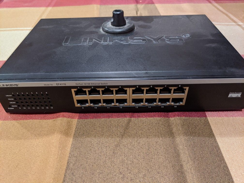 Linksys EF4116 16 port 10/100 network switch