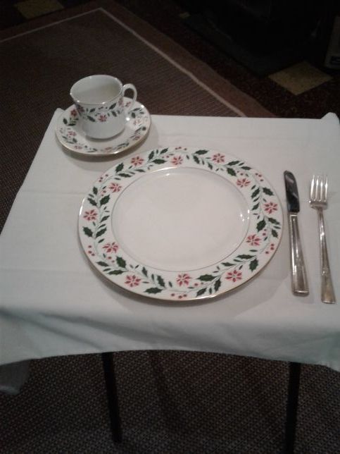 Royal Doulton "Holly" pattern dishes