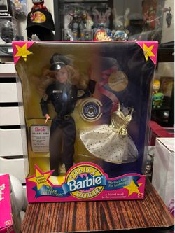 Barbie 1993 Mattel Police Officer Doll Giftset The Career Collection