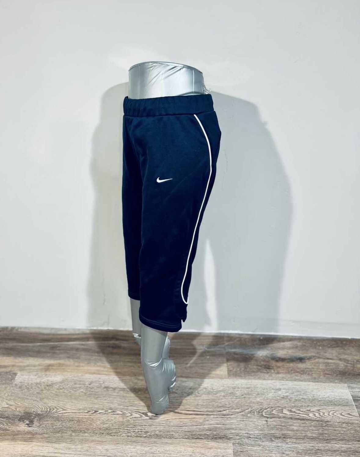 Nike Navy Blue Capri Pants - Small