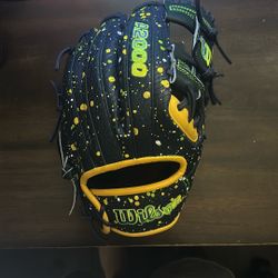 Wilson Curious SAVANNAH GEORGE GLOVE (A2000) 