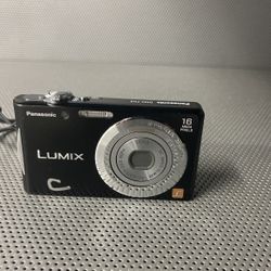 Panasonic LUMIX Dmc-fh5 Digital Camera 16mp No Charger for