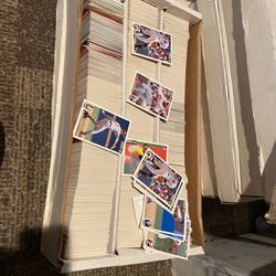 Mix of random baseball cards 