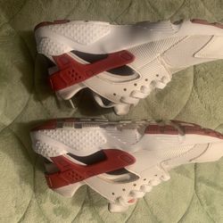 Women’s Huaraches (White/red) Size 6Y