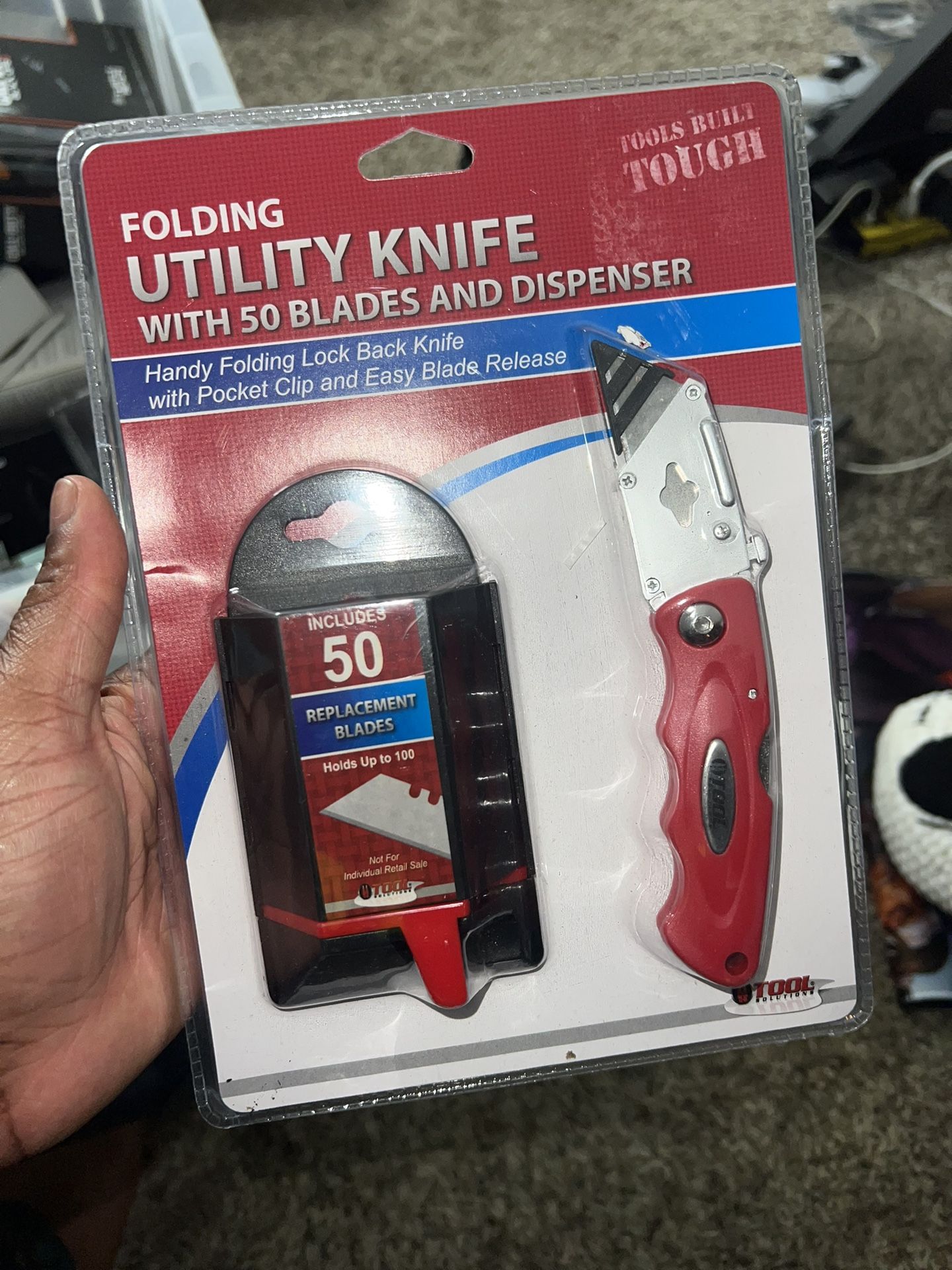 Foldable Utility Knife With Replaceable Blades