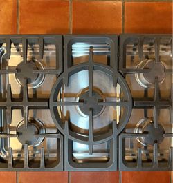 DCS by Fisher & Paykel 36” Professional Natural Gas Cooktop
