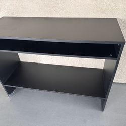 Black Desk
