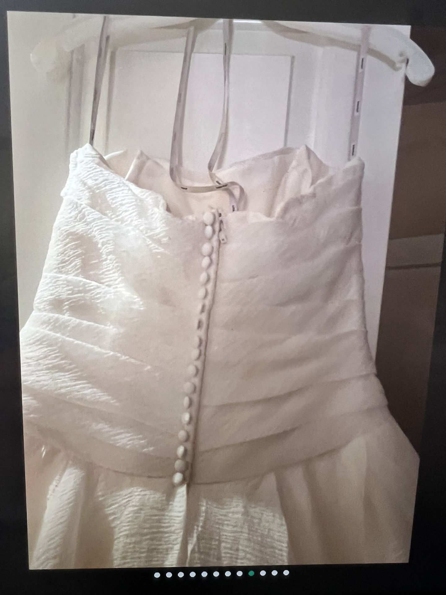 Beautiful ballgown wedding dress abd Veil  Never worn. Size 10