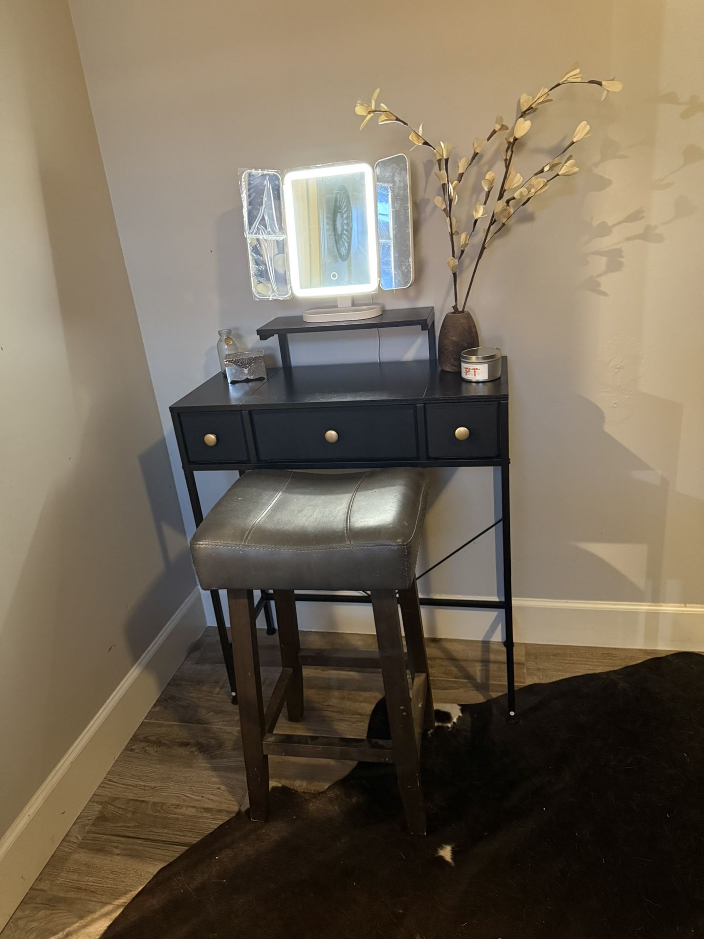 Make Up Vanity