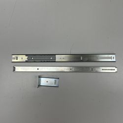 Accuride Model 1029 Undermount Center Mount