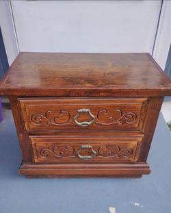 Night stand $10