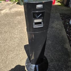 Rubbermaid Ashtray