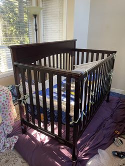 Baby Crib Graco (with Mattress and Free Side Rail Pads)