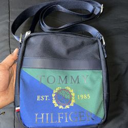 Tommy Hilfiger Side Bag 