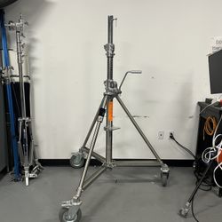 Avenger B6029X Super Wind Up Crank Stand 9.5’